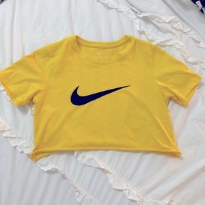 Cropped Nike Dri-Fit Tee!